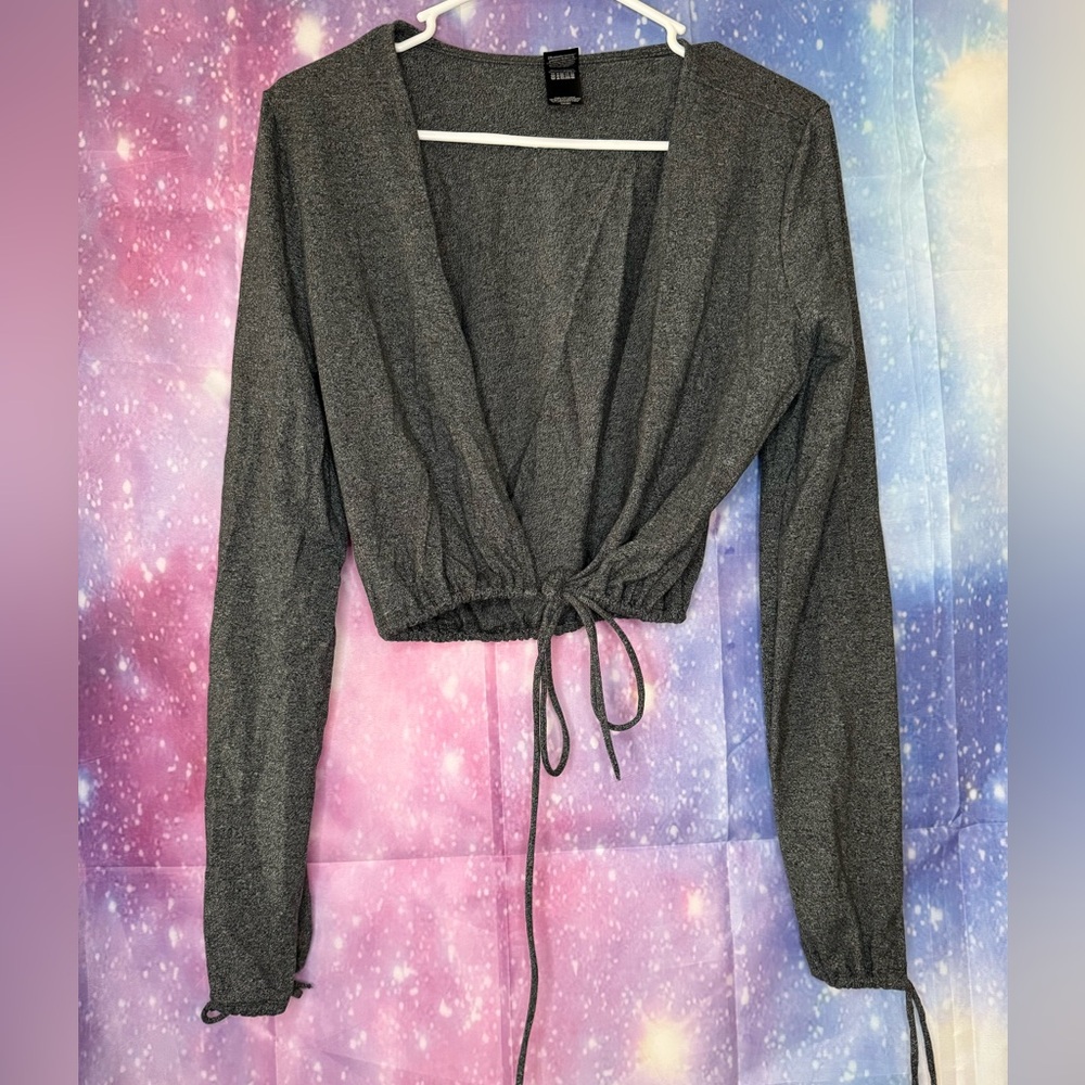 Victoriaās Secret wrap top š